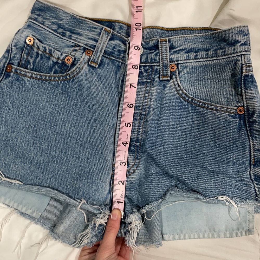 SOLD // Vintage Levis high waisted shorts - Picture 4 of 11